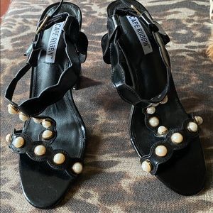 Cape Robbin black with pearls shoe never worn